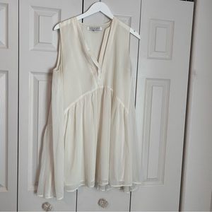 Cupcakes and Cashmere Sleeveless Sheer Tank Top Peplum Bottom V Neck Sz Medium